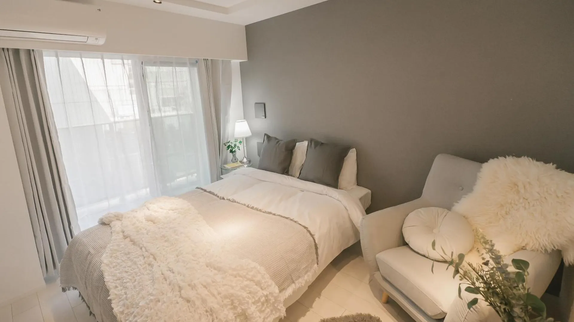 Roppongi Designer Apartment Newly Built 5 Minutes Walk To The Station Токио Япония